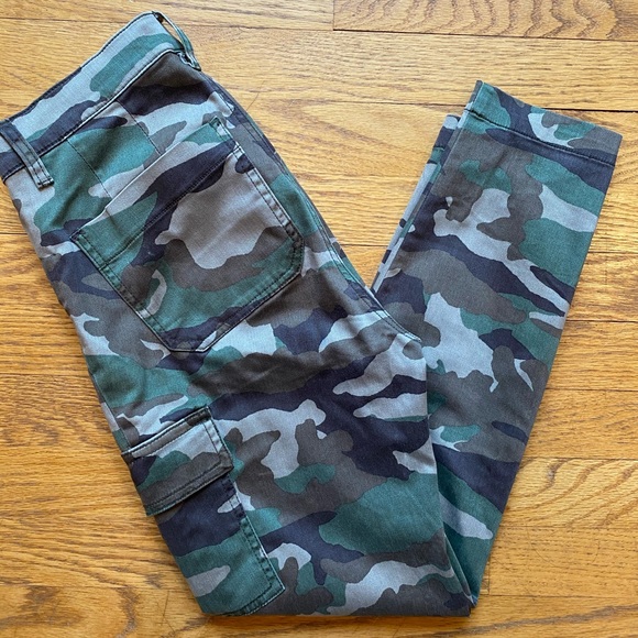 J.CREW | CAMO PANT - Picture 3 of 4